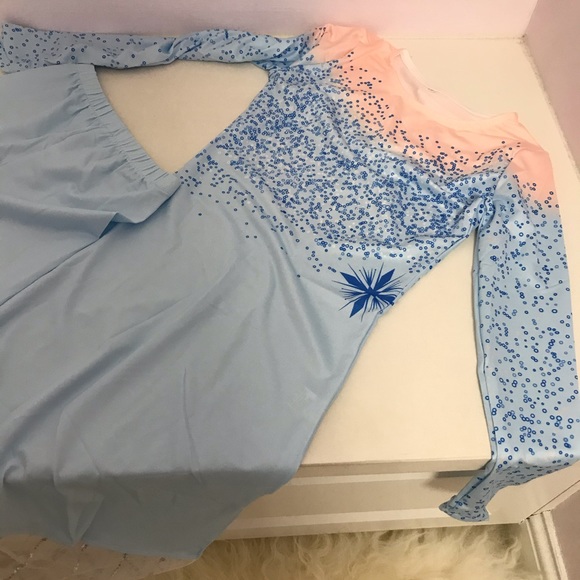 Frozen Elsa costume 2 pieces - Picture 6 of 8